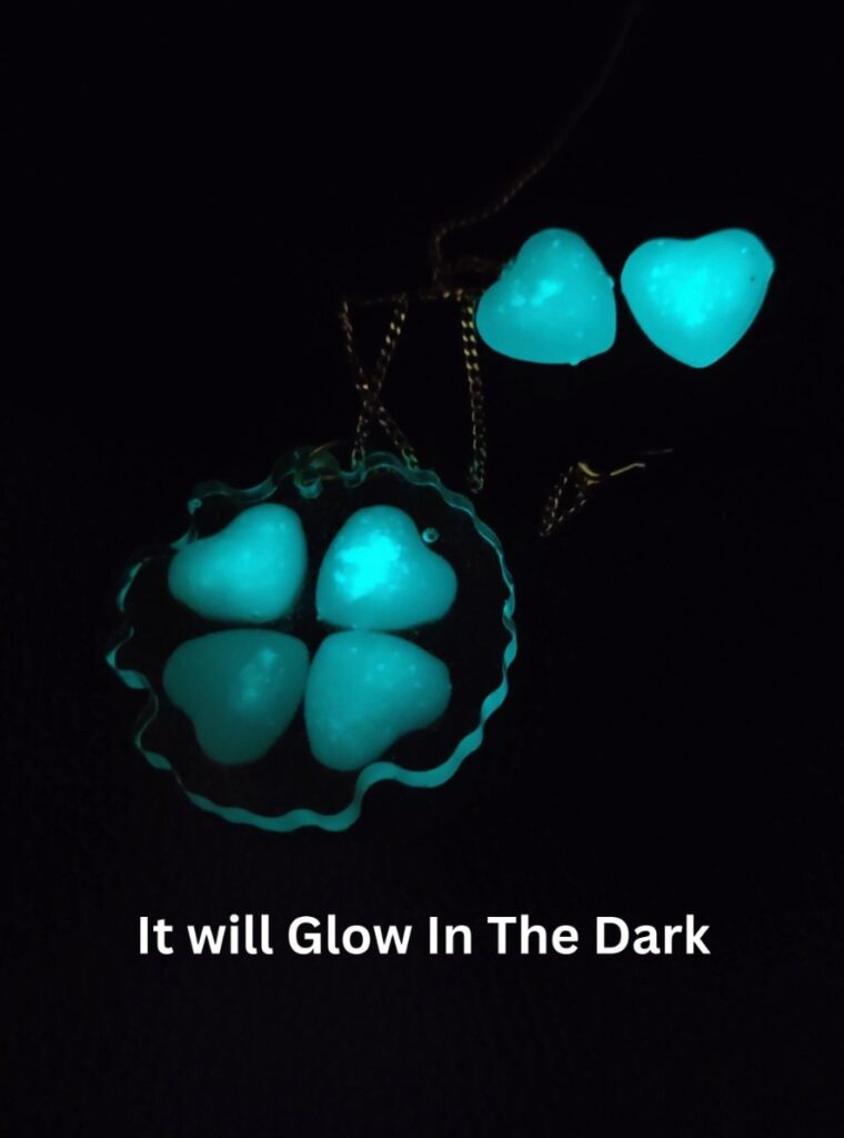 glow in the dark heart pendent